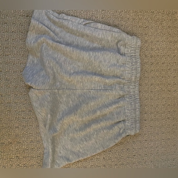 Grey sweat shorts - Picture 2 of 3